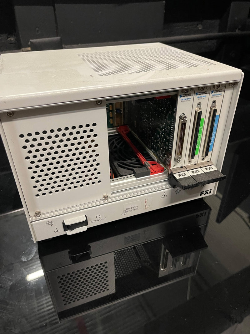 National Instruments PXI 1031 Measuring and Test Equipment