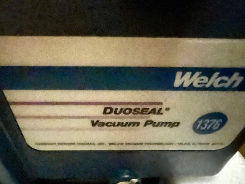 Welch DuoSeal 1376 B 01 Vacuum Pump