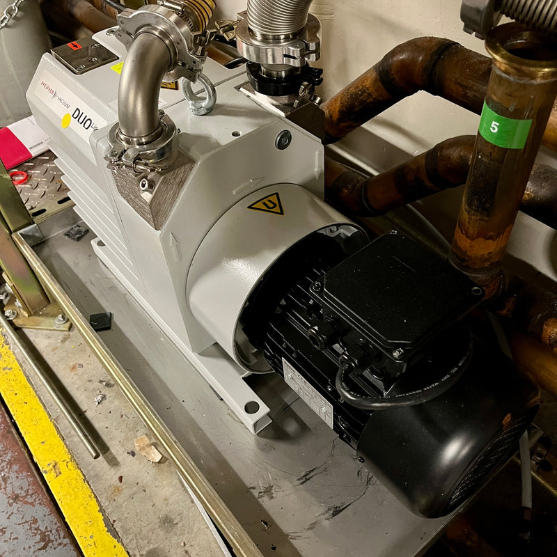 Pfeiffer Duo 35 M Vacuum Pump