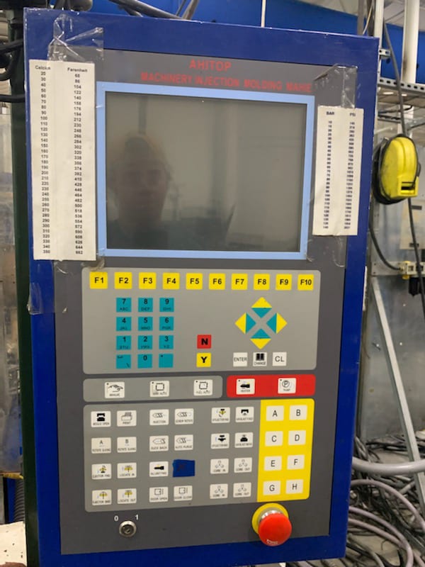 AHITOP Vertical Injection Mold Machine
