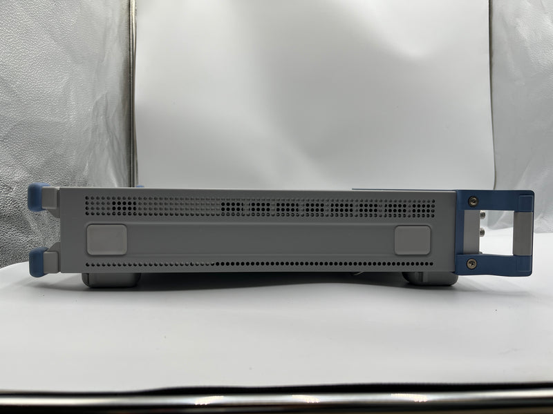 Rohde & Schwarz SMV 03 Vector Signal Generator