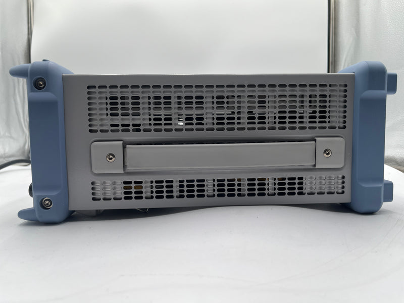 Rohde & Schwarz SMBV 100 A Signal Generator