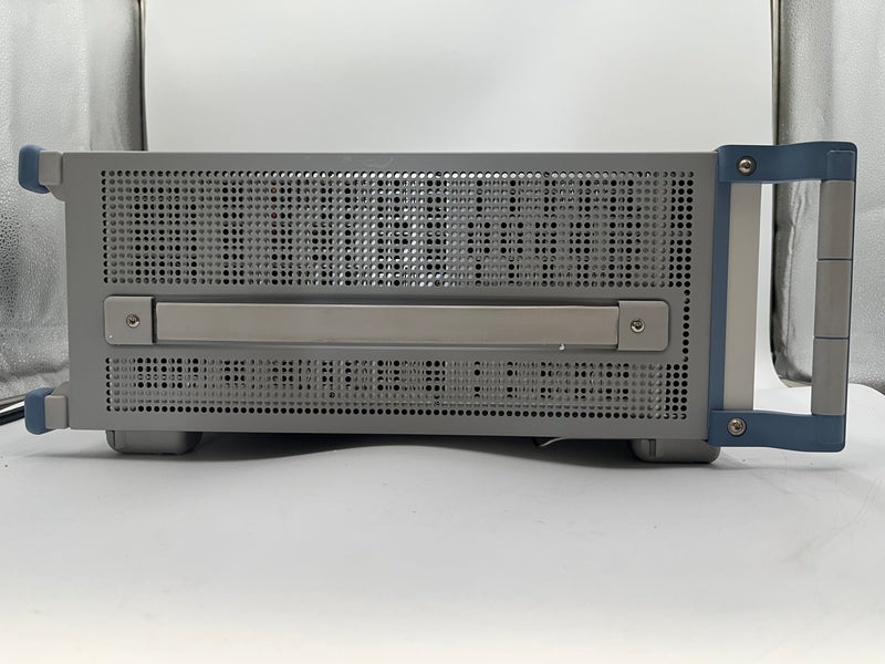 Rohde & Schwarz SMU 200 A Vector Signal Generator