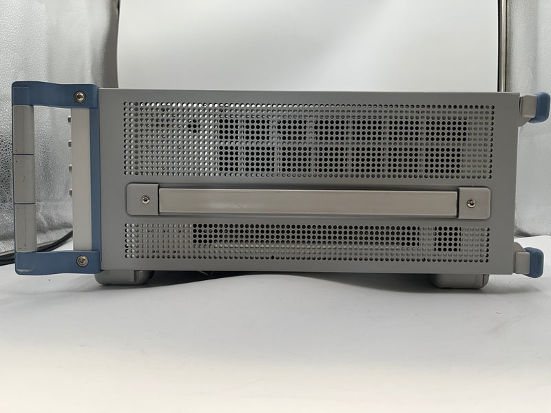 Rohde & Schwarz SMU 200 A Vector Signal Generator