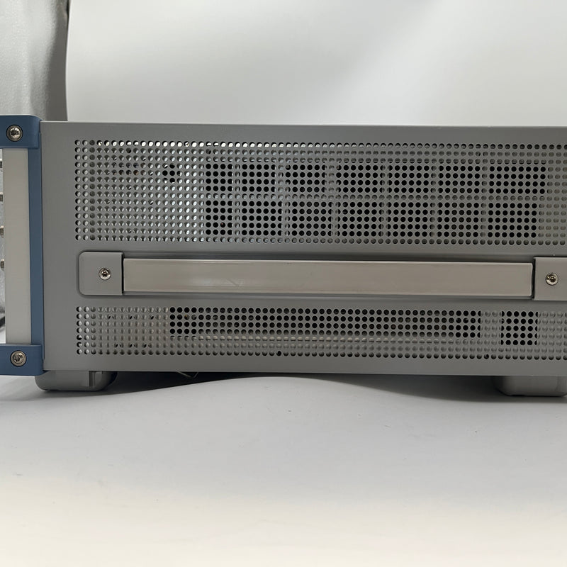 Rohde & Schwarz SMU 200 A Vector Signal Generator