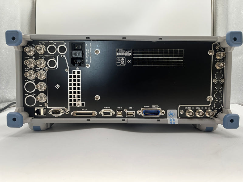 Rohde & Schwarz SMU 200 A Vector Signal Generator