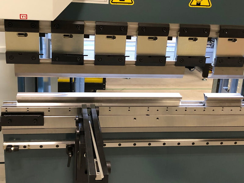 Durmazlar AD R 1260 CNC Press Brake