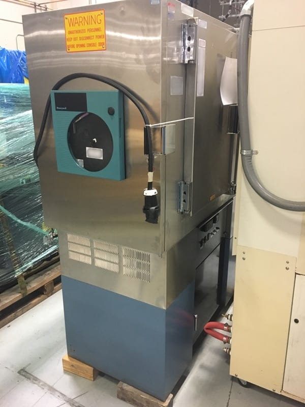 Blue M AC-7702 TDB-1 Environmental Chamber