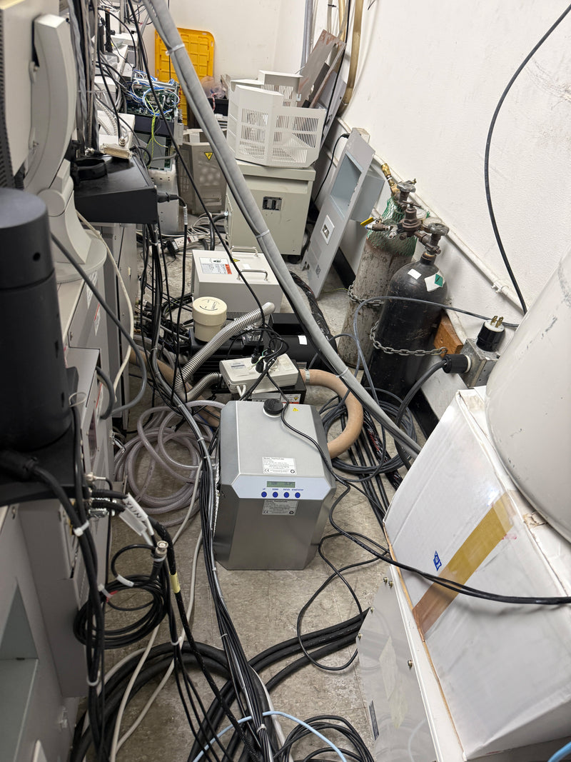Hitachi SU 70 SEM (Scanning Electron Microscope)
