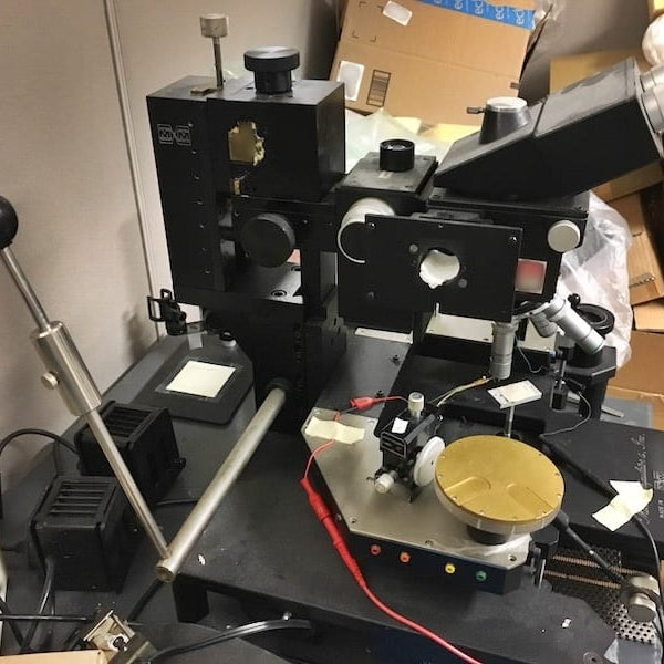 Micromanipulator 6000 Probe Station