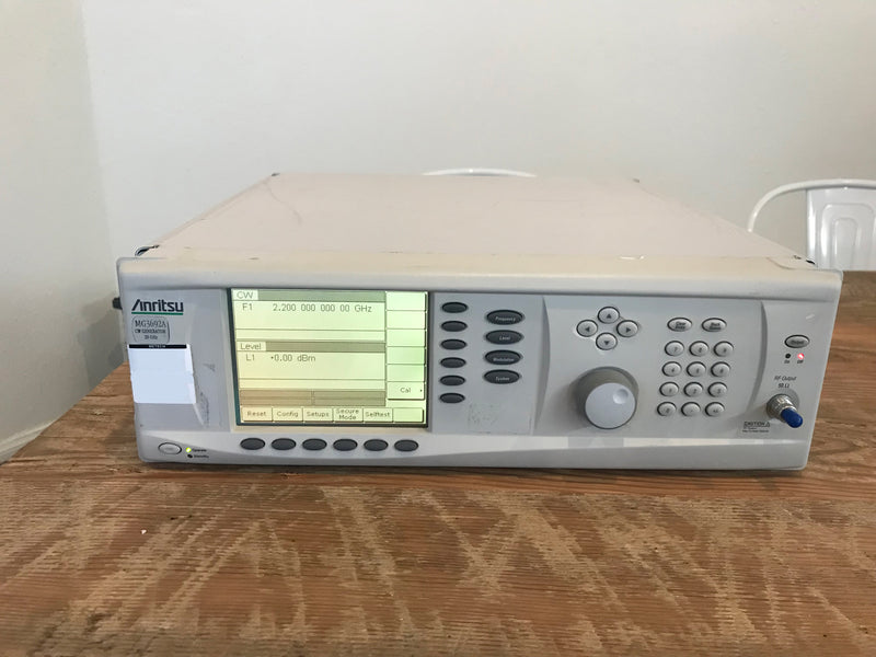 Anritsu MG 3692 A Analog Signal Generator