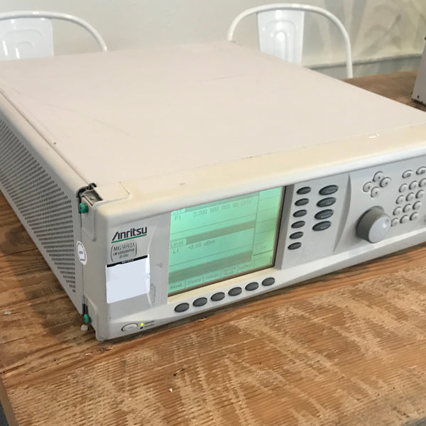 Anritsu MG 3692 A Analog Signal Generator
