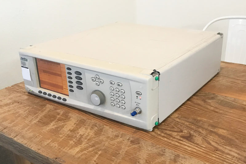 Anritsu MG 3692 A Analog Signal Generator