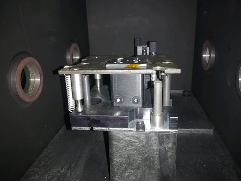 Perkin Elmer Lambda 900 UV-VIS-NIR Spectrometer (Ultraviolet-Visible-Near-Infrared)