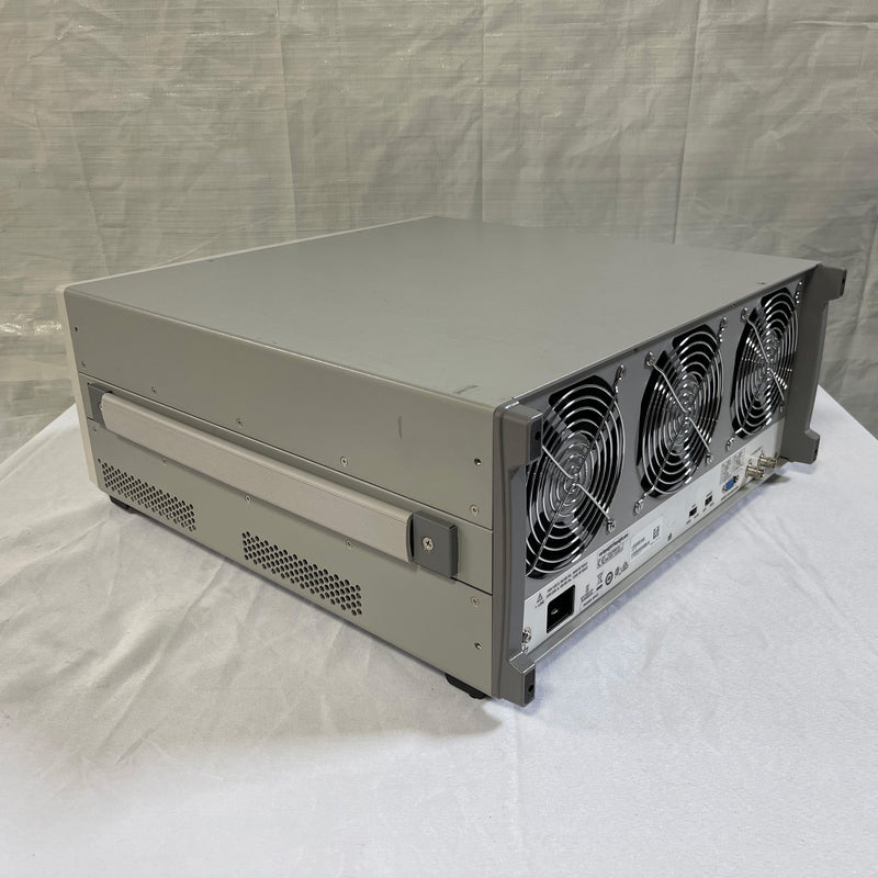 Keysight / Agilent M 9018 A PXIe Chassis Advanced Switch Fabric