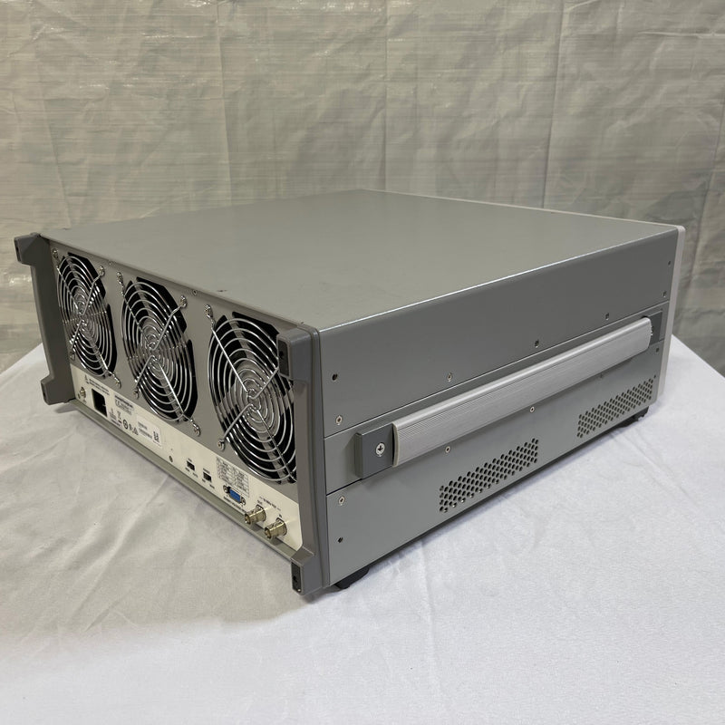 Keysight / Agilent M 9018 A PXIe Chassis Advanced Switch Fabric