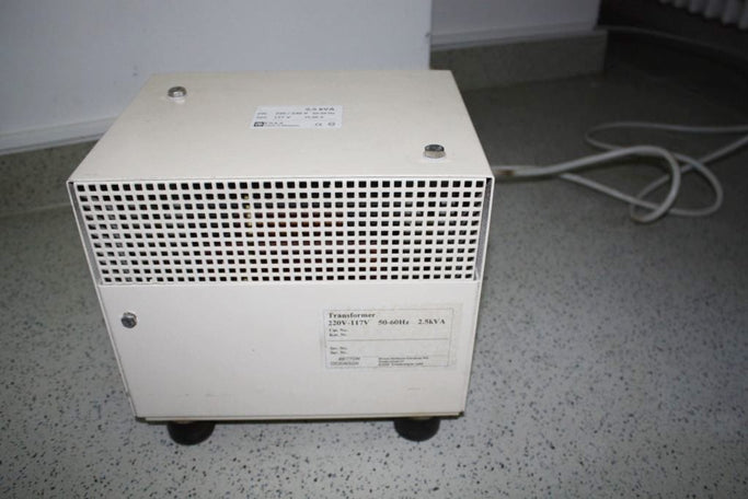 Becton Dickinson FACSCalibur Flow Cytometer