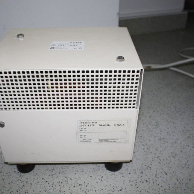 Becton Dickinson FACSCalibur Flow Cytometer