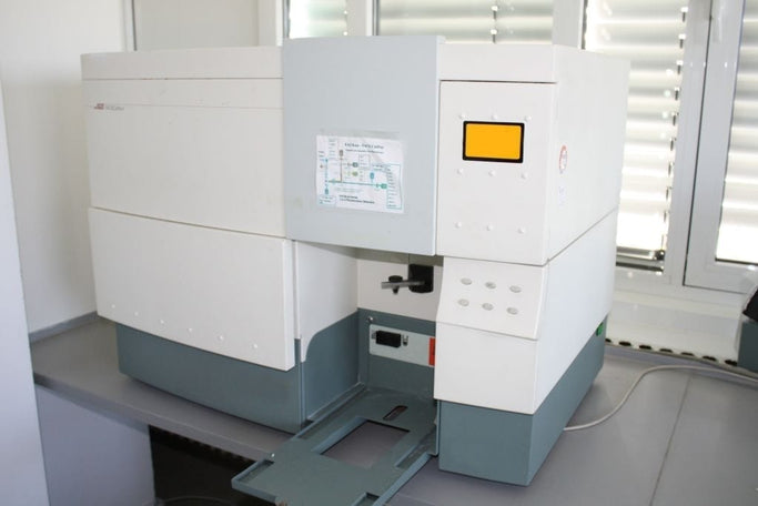 Becton Dickinson FACSCalibur Flow Cytometer