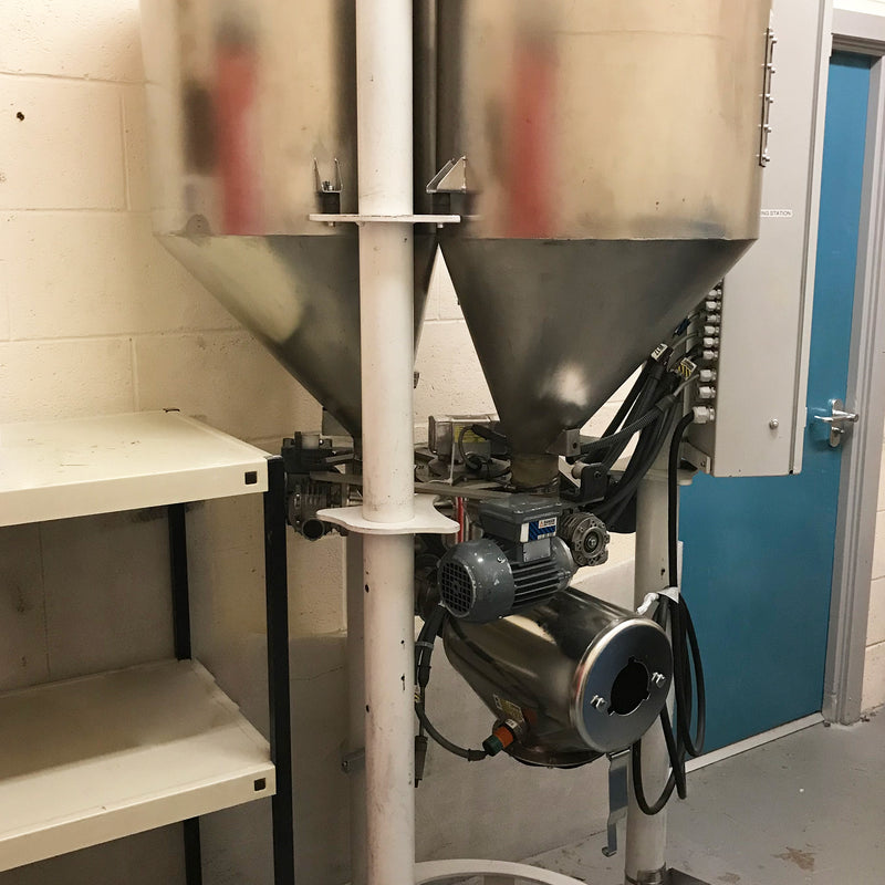 Powder Sieve and Blender Station
