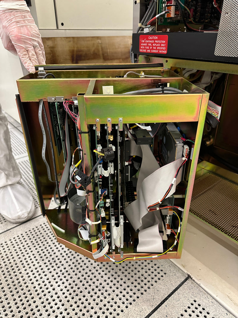 KLA Surfscan 6420 Particle Defect System