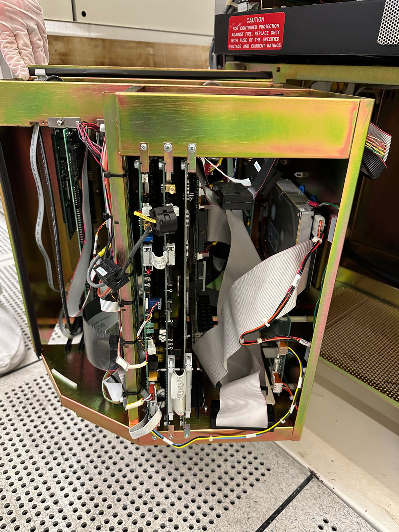 KLA Surfscan 6420 Particle Defect System