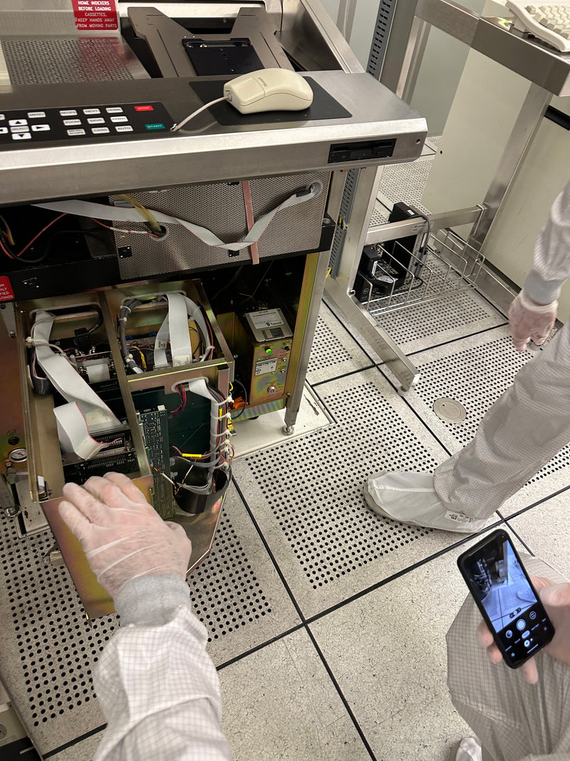 KLA Surfscan 6420 Particle Defect System