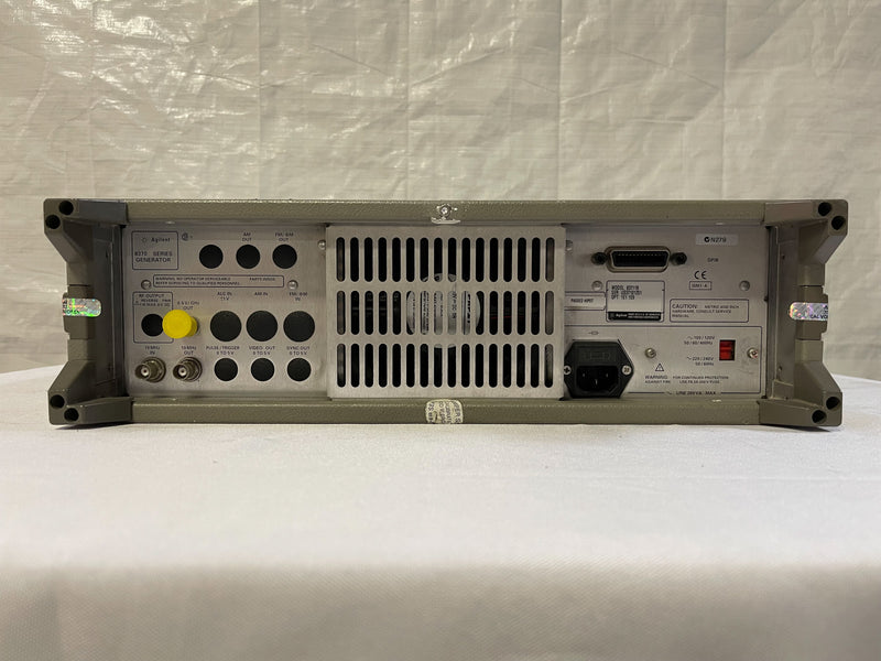 Keysight / Agilent 83711 B Synthesized CW Generator
