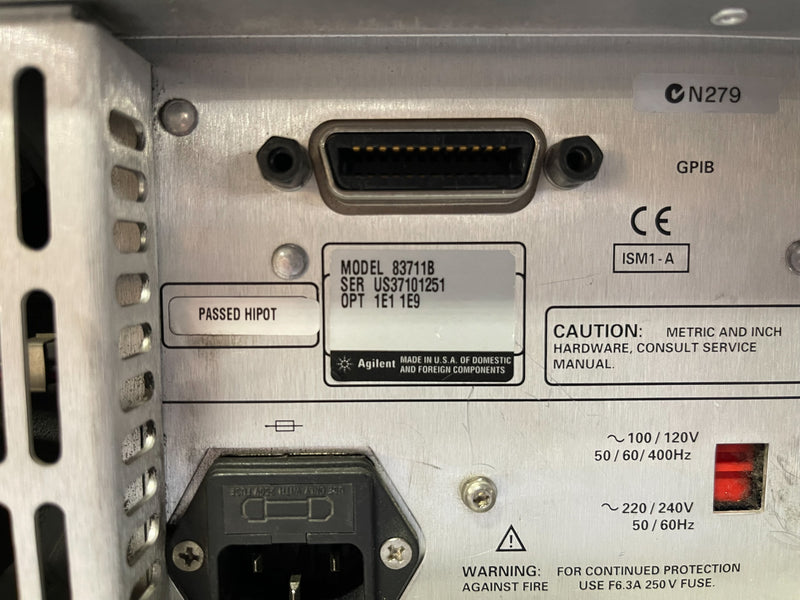 Keysight / Agilent 83711 B Synthesized CW Generator
