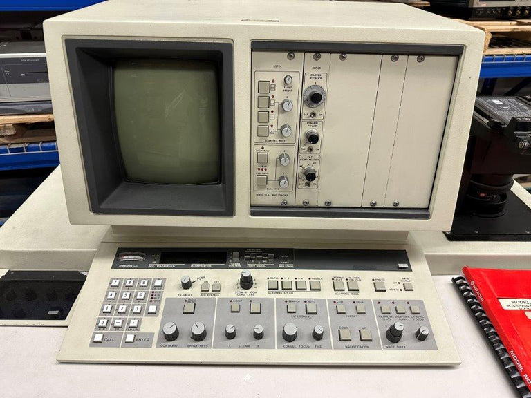 Hitachi S 570 SEM (Scanning Electron Microscope)