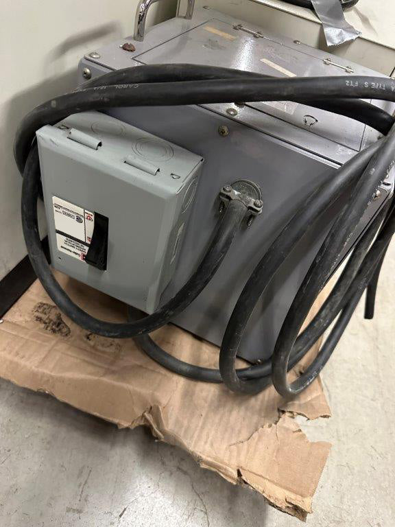 Hitachi S 570 SEM (Scanning Electron Microscope)