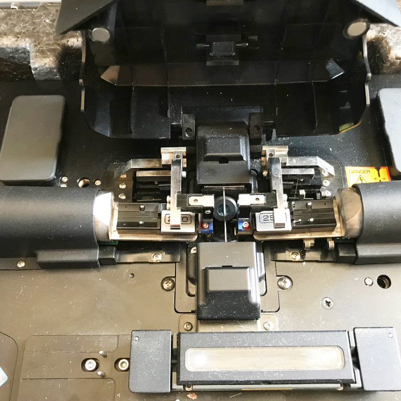 Fujikura ARC Fusion FSM 40 PM Splicer