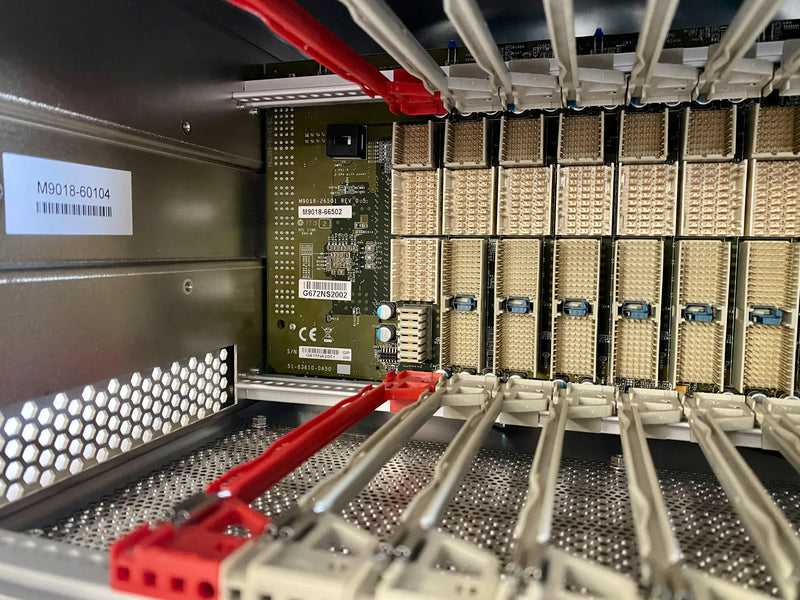 Keysight / Agilent M 9018 A Chassis