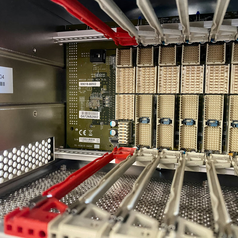 Keysight / Agilent M 9018 A Chassis