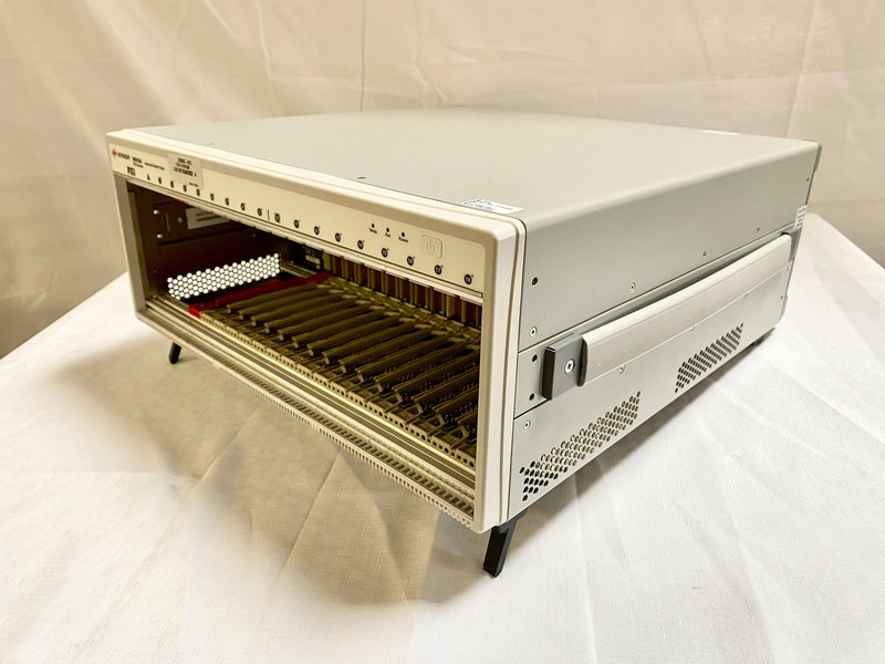 Keysight / Agilent M 9018 A Chassis