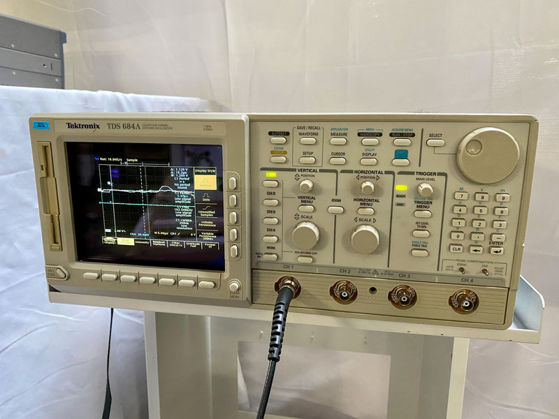 Tektronix TDS 684 A Digital Real-Time Oscilloscope