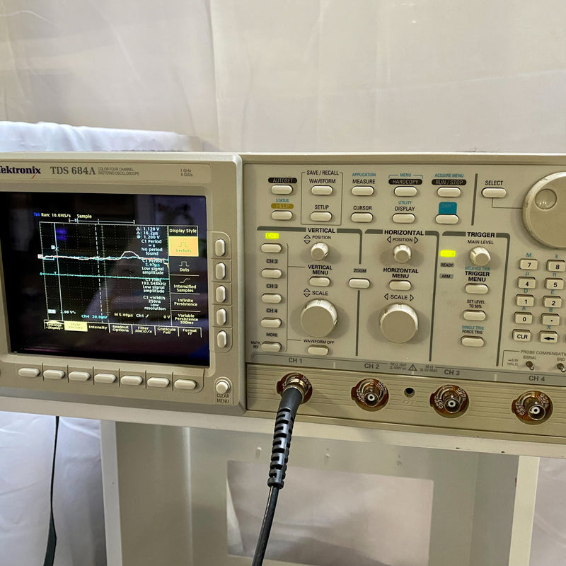Tektronix TDS 684 A Digital Real-Time Oscilloscope