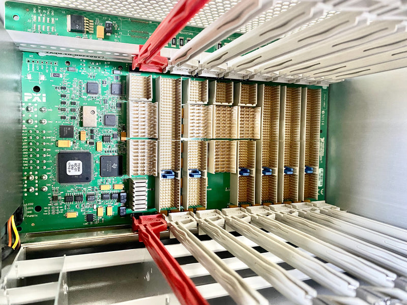 National Instruments NI PXIe-1062 Q Express Chassis