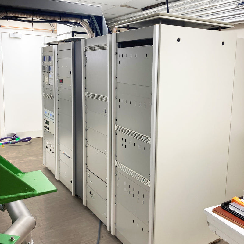 Cameca IMS 1270 SIMS (Secondary Ion Mass Spectrometer)