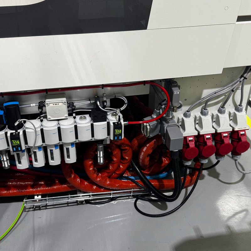 Engel e Victory 310 H / 160 Injection Molding Machine