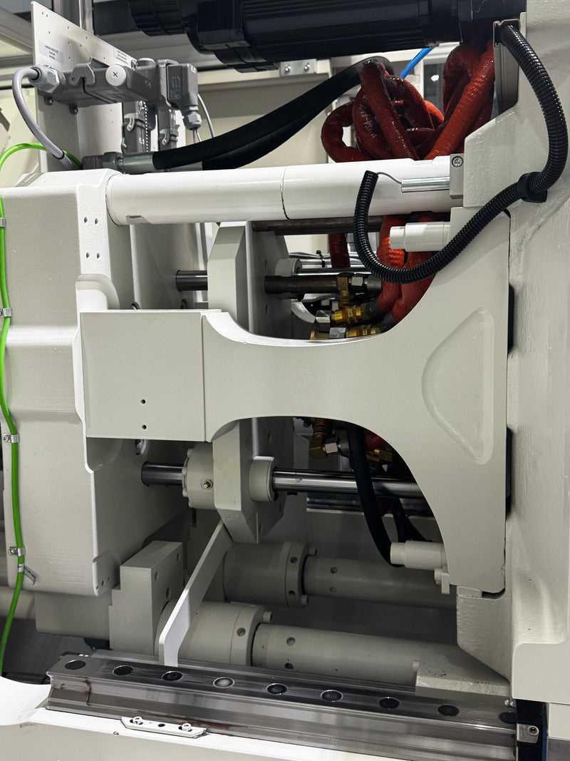 Engel e Victory 310 H / 160 Injection Molding Machine