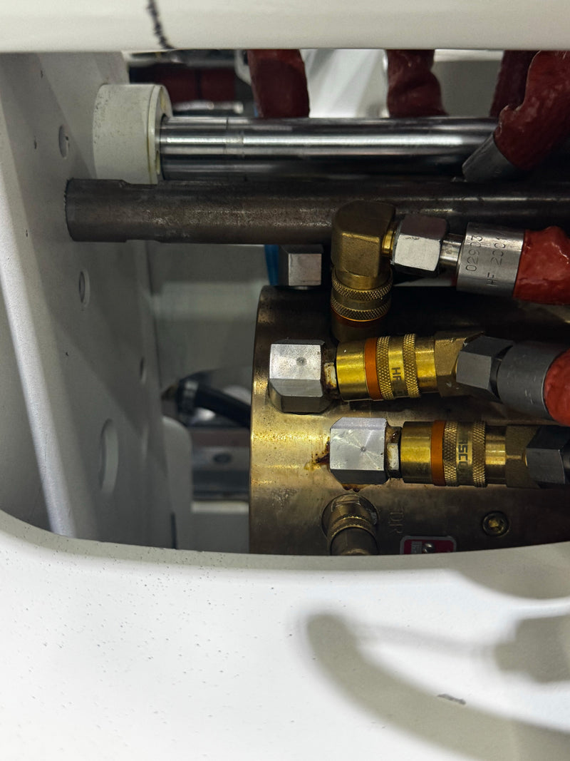 Engel e Victory 310 H / 160 Injection Molding Machine