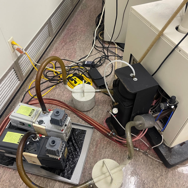 Amray 3200 S SEM (Scanning Electron Microscope)