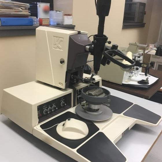 K&S 4129 Manual Wedge Bonder