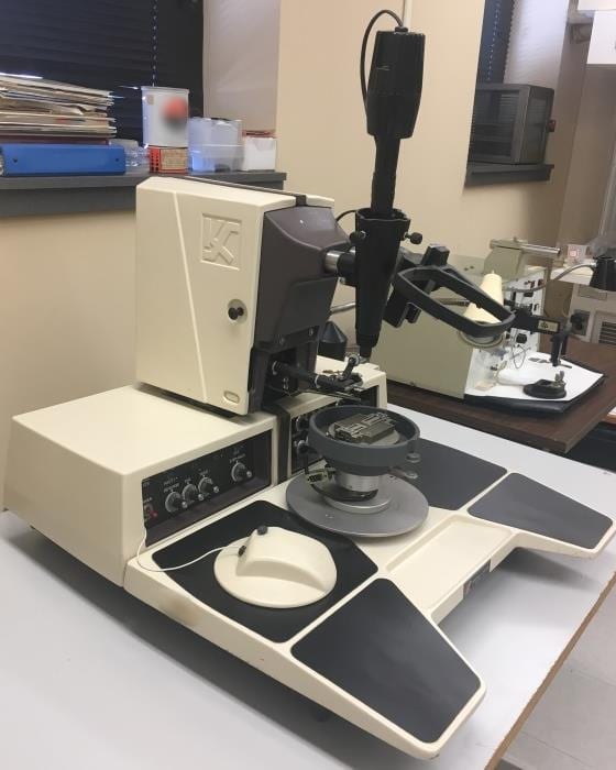 K&S 4129 Manual Wedge Bonder