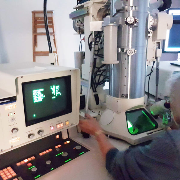 Hitachi TEM 7000 Electron Microscope