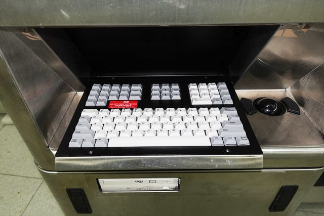 KLA Surfscan SP 1 TBI Particle Defect System