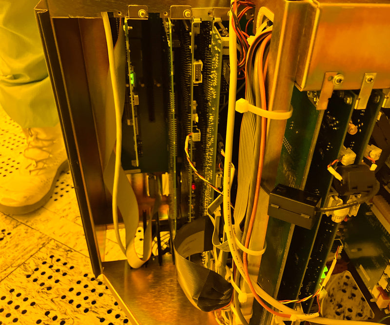 KLA Surfscan 6420 Particle Defect System