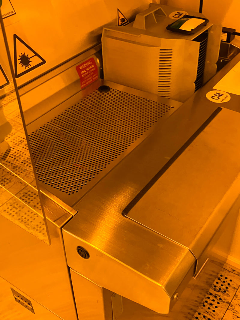 KLA Surfscan 6420 Particle Defect System