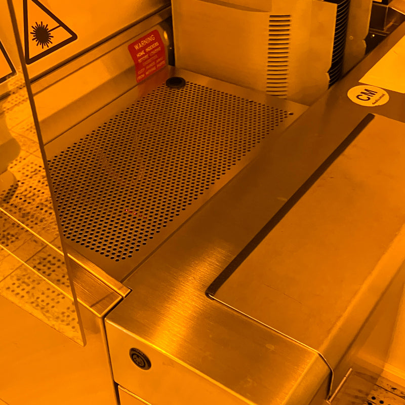 KLA Surfscan 6420 Particle Defect System